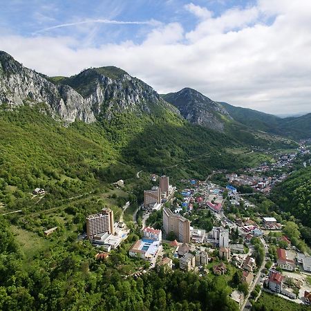 Hotel Sara'S Sons Băile Herculane Exteriér fotografie