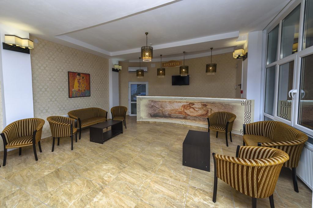 Hotel Sara'S Sons Băile Herculane Exteriér fotografie