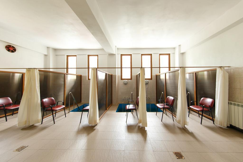 Hotel Sara'S Sons Băile Herculane Exteriér fotografie