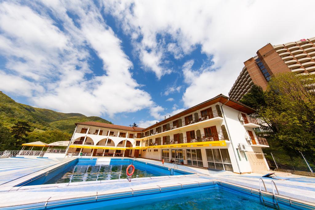 Hotel Sara'S Sons Băile Herculane Exteriér fotografie